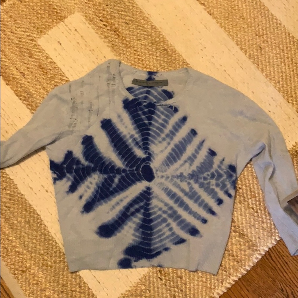 Cashmere distressed sweater